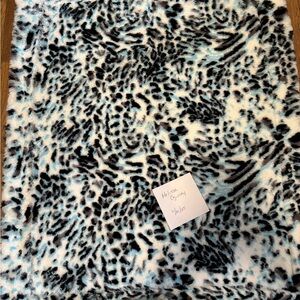 Leopard Print Plush Throw Blanket